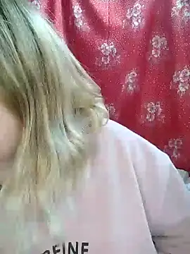 Snapshot of Zuli_Kiska chatting on 31, 12, 2024 Zuli Kiska online show from 31, 12, 2024