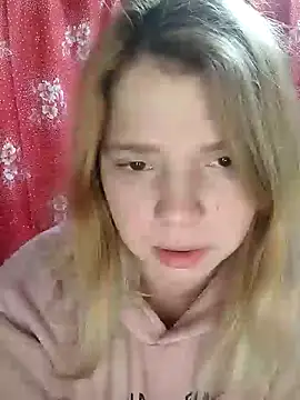 Snapshot of Zuli_Kiska chatting on 2, 1, 2025 Zuli Kiska online show from 2, 1, 2025