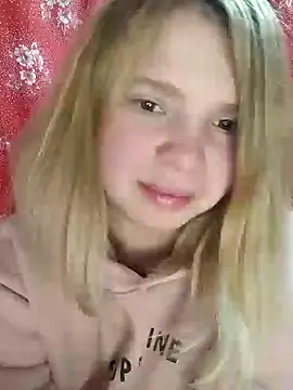 Snapshot of Zuli_Kiska chatting on 3, 1, 2025 Zuli Kiska online show from 3, 1, 2025
