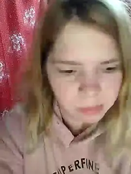 Snapshot of Zuli_Kiska chatting on 8, 1, 2025 Zuli Kiska online show from 8, 1, 2025