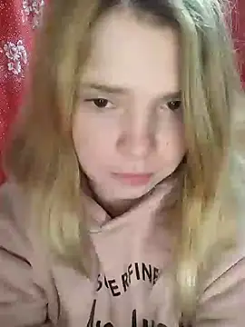 Snapshot of Zuli_Kiska chatting on 9, 1, 2025 Zuli Kiska online show from 9, 1, 2025