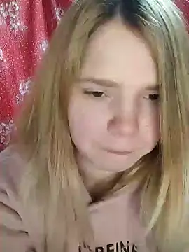 Snapshot of Zuli_Kiska chatting on 12, 1, 2025 Zuli Kiska online show from 12, 1, 2025