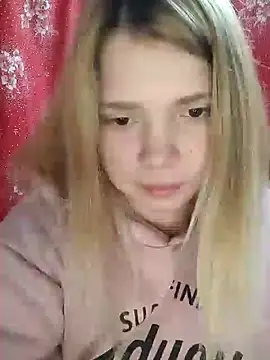 Snapshot of Zuli_Kiska chatting on 13, 1, 2025 Zuli Kiska online show from 13, 1, 2025