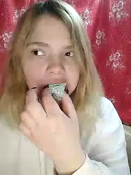Snapshot of Zuli_Kiska chatting on 19, 1, 2025 Zuli Kiska online show from 19, 1, 2025