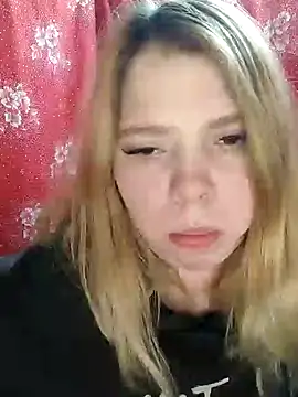 Snapshot of Zuli_Kiska chatting on 4, 2, 2025 Zuli Kiska online show from 4, 2, 2025