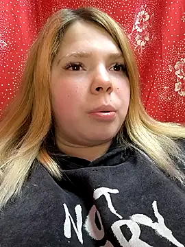 Snapshot of Zuli_Kiska chatting on 19, 2, 2025 Zuli Kiska online show from 19, 2, 2025