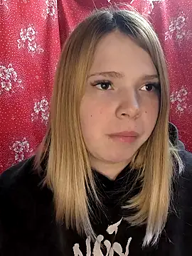 Snapshot of Zuli_Kiska chatting on 25, 2, 2025 Zuli Kiska online show from 25, 2, 2025