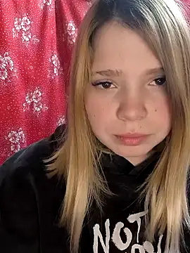 Snapshot of Zuli_Kiska chatting on 28, 2, 2025 Zuli Kiska online show from 28, 2, 2025