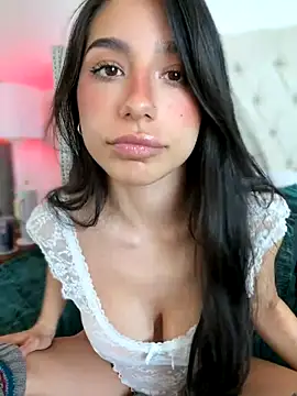 Snapshot of LoveLillyy chatting on 28, 10, 2025 LoveLillyy online show from 28, 10, 2025