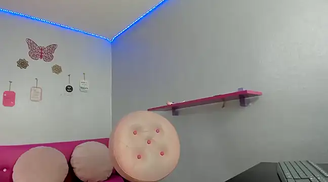 danaythamara1 online show from 18, 2, 2025