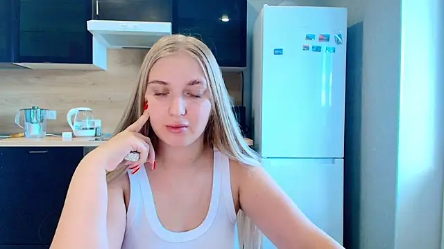 Snapshot of Adr1ana_ chatting on 28, 9, 2025 Adr1ana online show from 28, 9, 2025