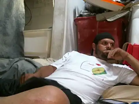 trousersnakeskeet online show from 13, 4, 2026