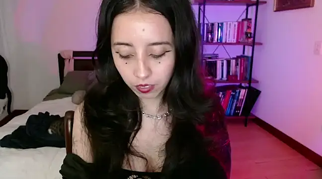 Snapshot of babyluna_8_8 chatting on 1, 1, 2025 babyluna 8 8 online show from 1, 1, 2025