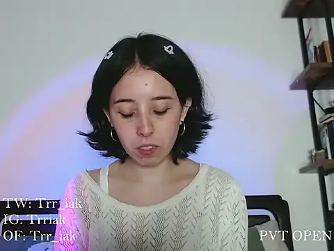 Snapshot of babyluna_8_8 chatting on 21, 11, 2025 babyluna 8 8 online show from 21, 11, 2025