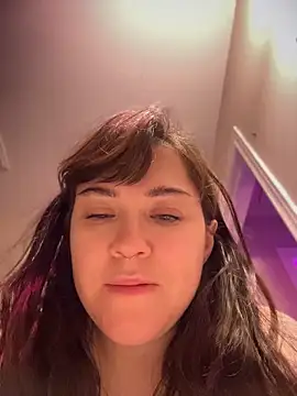 JennKenobi online show from 3, 6, 2026