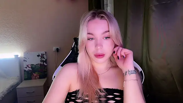 Snapshot of ariashaa chatting on 6, 11, 2025 ariashaa online show from 6, 11, 2025