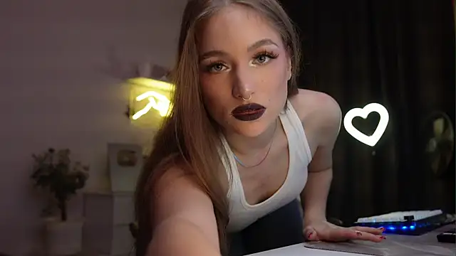 Snapshot of MrsTenderBeast chatting on 14, 9, 2025 MrsTenderBeast online show from 14, 9, 2025