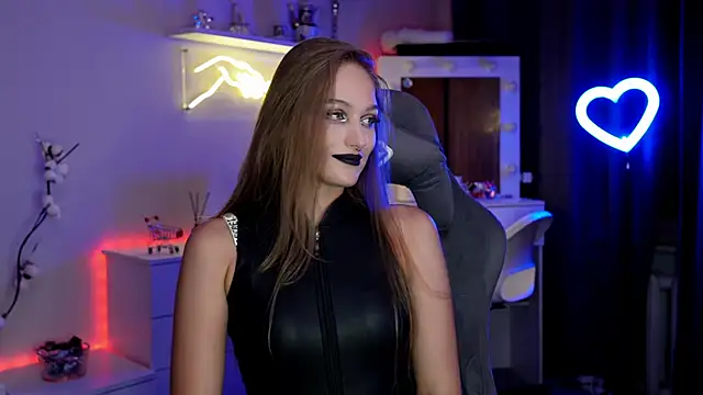 Snapshot of MrsTenderBeast chatting on 5, 10, 2025 MrsTenderBeast online show from 5, 10, 2025