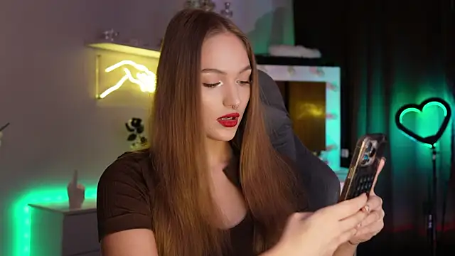 Snapshot of MrsTenderBeast chatting on 23, 11, 2025 MrsTenderBeast online show from 23, 11, 2025