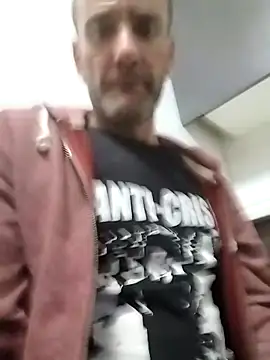 Snapshot of raulacab chatting on 9, 4, 2026 raulacab online show from 9, 4, 2026