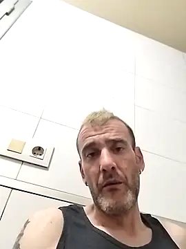 Snapshot of raulacab chatting on 9, 4, 2026 raulacab online show from 9, 4, 2026