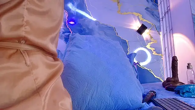 lorrayne  online show from 18, 11, 2025