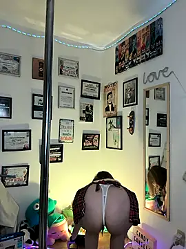 Snapshot of AhriSteele chatting on 27, 11, 2025 AhriSteele online show from 27, 11, 2025