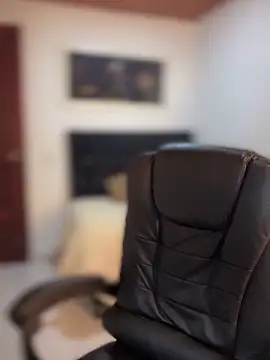 Ambar pe  online show from 20, 11, 2025