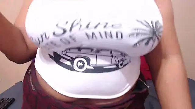 Snapshot of EBONYBUSTYY chatting on 21, 2, 2025 EBONYBUSTYY online show from 21, 2, 2025