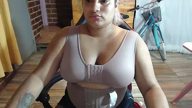 Hilarybunnyy online show from 14, 3, 2026