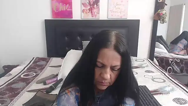 katiehotx online show from 8, 11, 2025