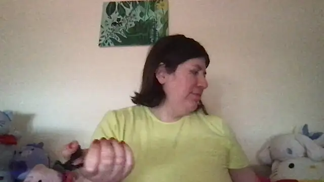 Snapshot of HYPHYtype chatting on 10, 6, 2026 HYPHYtype online show from 10, 6, 2026