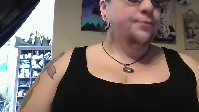 Snapshot of GothyBaby chatting on 13, 11, 2025 GothyBaby online show from 13, 11, 2025