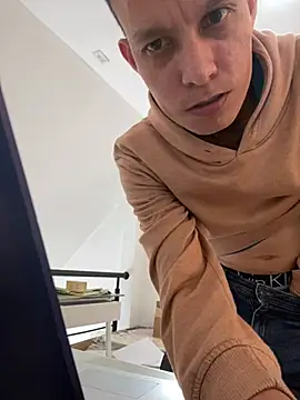 Snapshot of yequeal chatting on 1, 3, 2025 yequeal online show from 1, 3, 2025