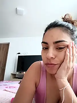 Snapshot of Ivanna2 chatting on 12, 9, 2025 Ivanna2 online show from 12, 9, 2025