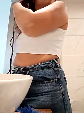 Snapshot of Ivanna2 chatting on 5, 12, 2025 Ivanna2 online show from 5, 12, 2025