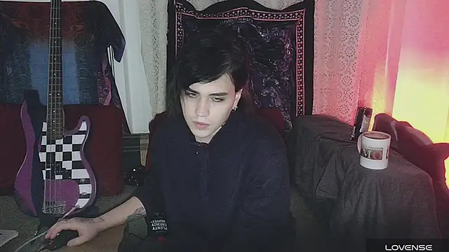 Snapshot of sademobeer chatting on 5, 12, 2025 sademobeer online show from 5, 12, 2025