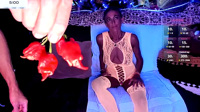 Snapshot of ShannNikkii420 chatting on 20, 10, 2025 ShannNikkii420 online show from 20, 10, 2025