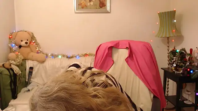 Snapshot of BlairFort chatting on 28, 12, 2024 BlairFort online show from 28, 12, 2024