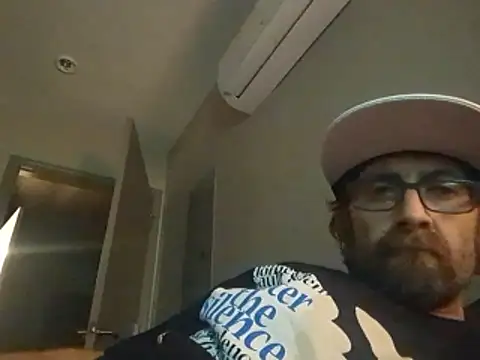 Bottomslut4tops84 online show from 18, 11, 2025