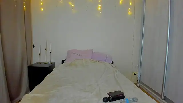 Snapshot of Bella_Foryou chatting on 14, 12, 2024 Bella Foryou online show from 14, 12, 2024