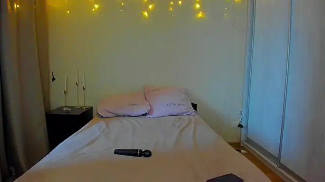 Snapshot of Bella_Foryou chatting on 7, 1, 2025 Bella Foryou online show from 7, 1, 2025