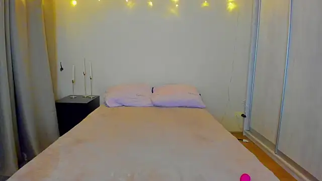 Snapshot of Bella_Foryou chatting on 7, 1, 2025 Bella Foryou online show from 7, 1, 2025