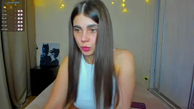 Snapshot of Bella_Foryou chatting on 8, 2, 2025 Bella Foryou online show from 8, 2, 2025