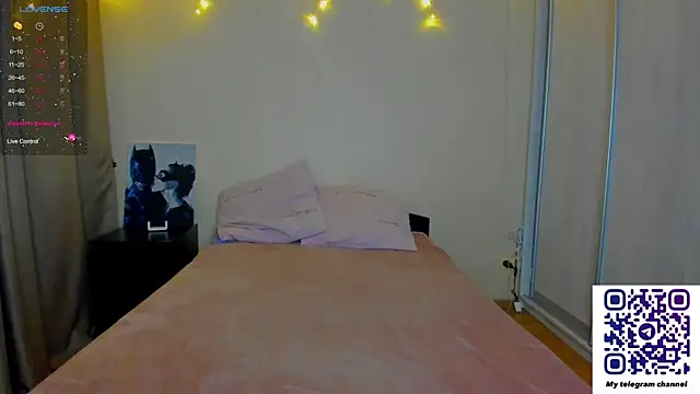 Snapshot of Bella_Foryou chatting on 5, 3, 2025 Bella Foryou online show from 5, 3, 2025