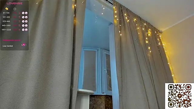 Snapshot of Bella_Foryou chatting on 10, 10, 2025 Bella Foryou online show from 10, 10, 2025