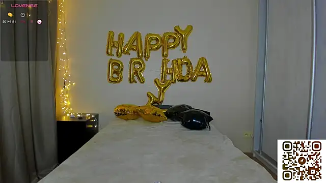 Snapshot of Bella_Foryou chatting on 12, 10, 2025 Bella Foryou online show from 12, 10, 2025