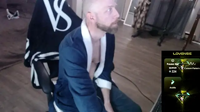 Snapshot of MaxRouger chatting on 1, 3, 2026 MaxRouger online show from 1, 3, 2026