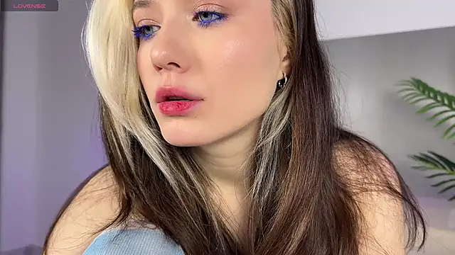 Snapshot of _blowjob_queen chatting on 14, 6, 2026 blowjob queen online show from 14, 6, 2026