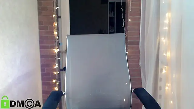 Snapshot of ms_kelarini chatting on 12, 1, 2025 ms kelarini online show from 12, 1, 2025